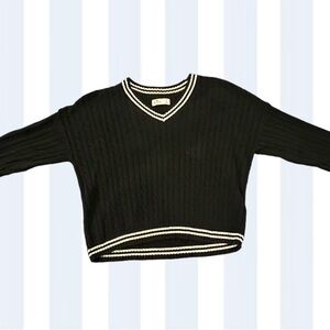 Hollister vneck cable knit, black with white trim - small